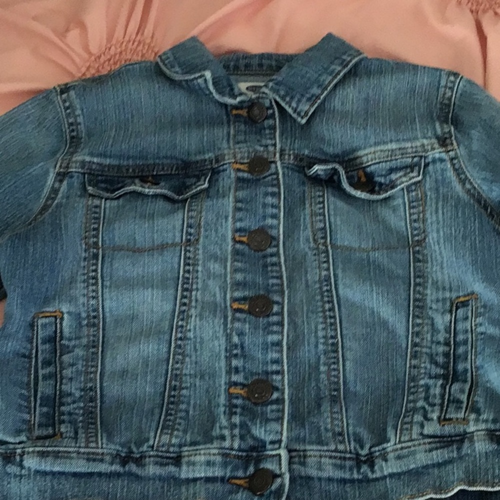 I’m selling an old navy jean jacket